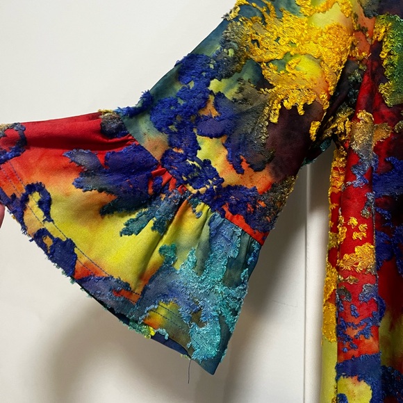 Calessa Multicolor Abstract Women's Artsy Flowy Blouse PS - Picture 2 of 6